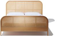 现代风格有床尾屏的床